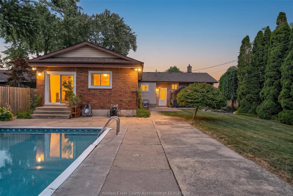 3417-woodlawn-avenue-windsor-ontario-26020345