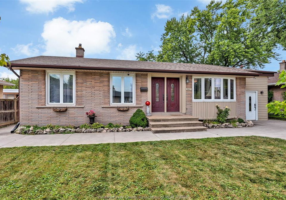 3417-woodlawn-avenue-windsor-ontario-26020345