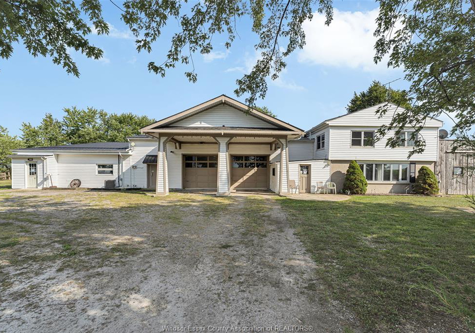 8588-eleventh-line-charing-cross-ontario-26020347