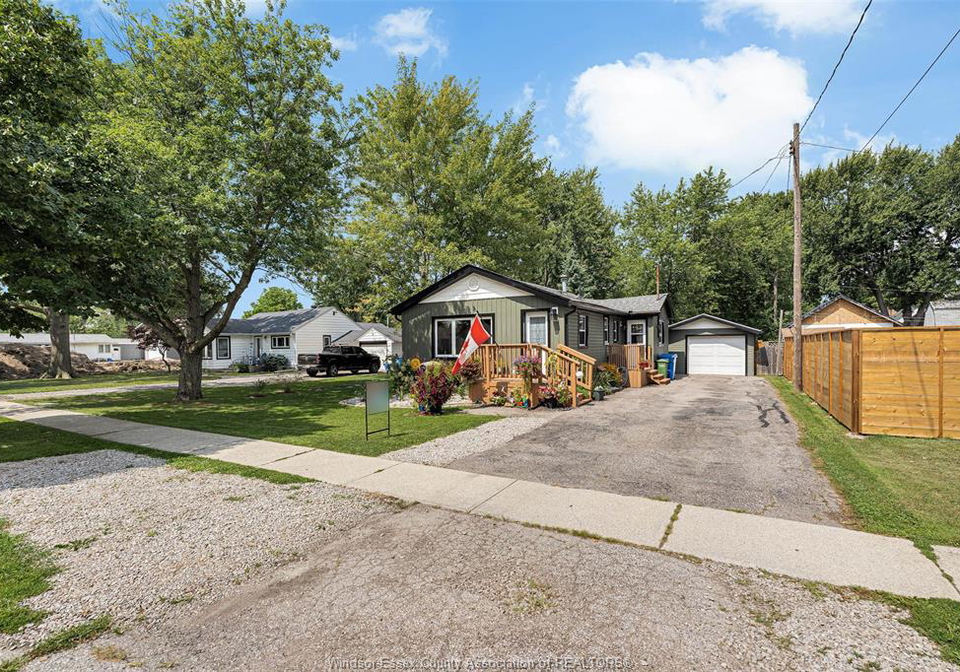 191-laird-avenue-essex-ontario-26020351