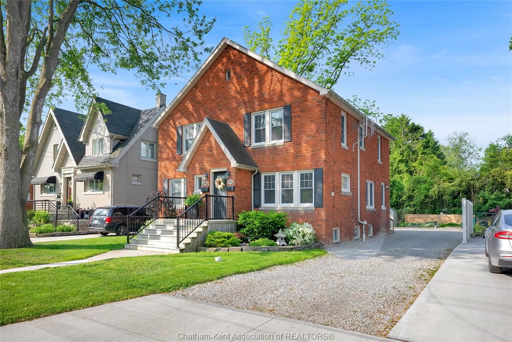 210-212-elizabeth-street-chatham-ontario-26020358