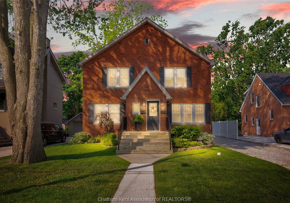 210-212-elizabeth-street-chatham-ontario-26020358