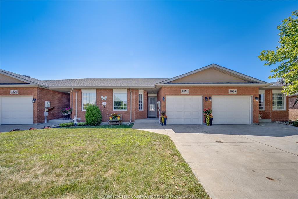 1971-luxury-avenue-windsor-ontario-26020366