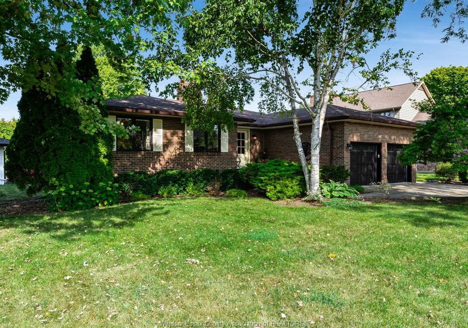 105-pointe-west-drive-amherstburg-ontario-26020373