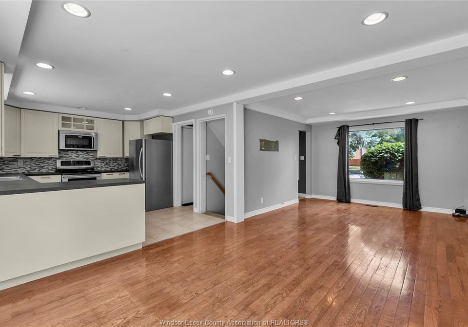 10700-atwater-crescent-windsor-ontario-26020374