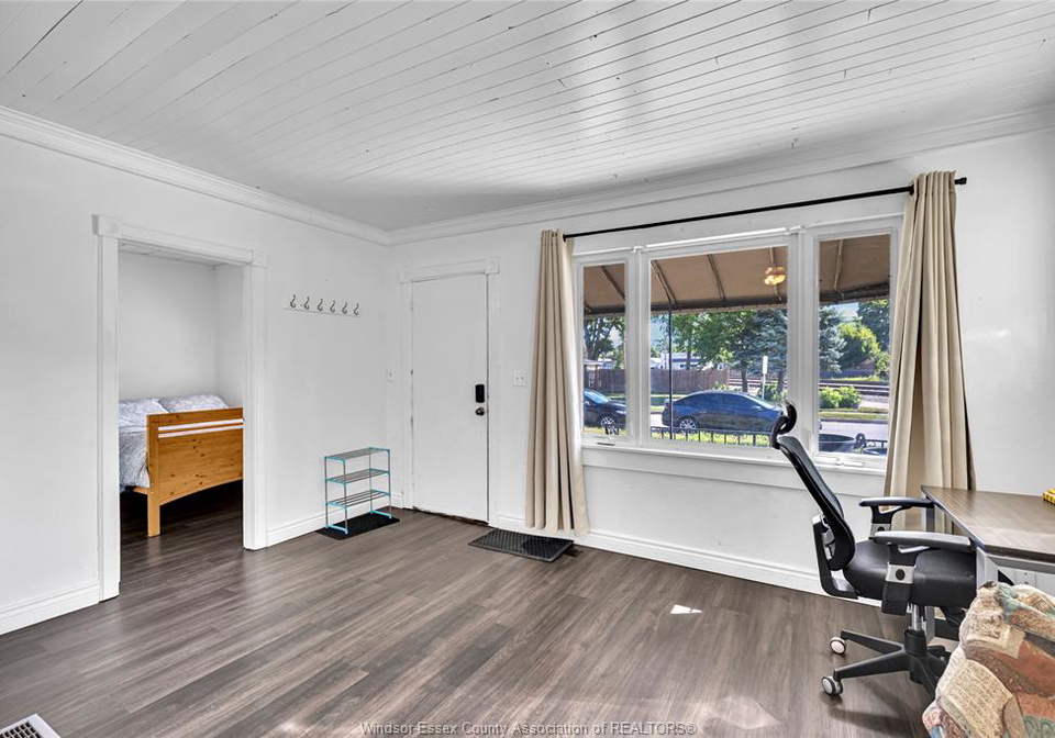1757-pierre-avenue-windsor-ontario-26020375