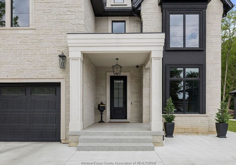 2490-todd-lane-lasalle-ontario-26020377