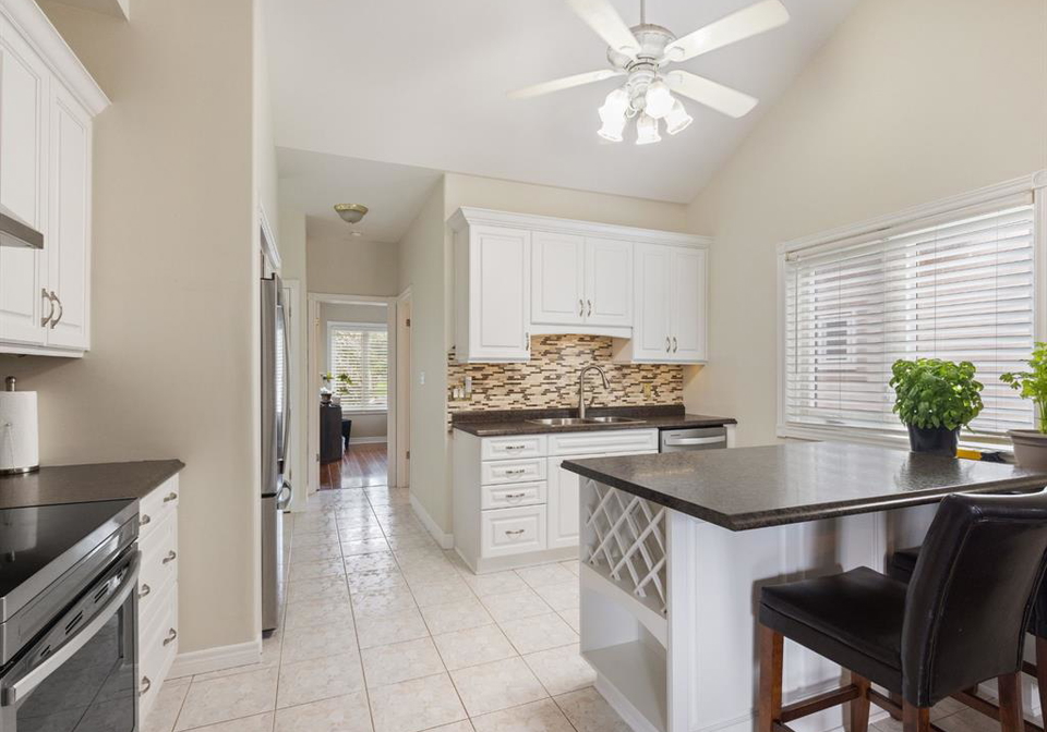 393-tuscany-crescent-tecumseh-ontario-26020380