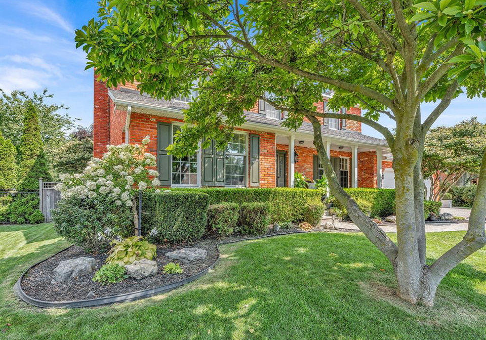 2998-st-luke-crescent-kingsville-ontario-26020381