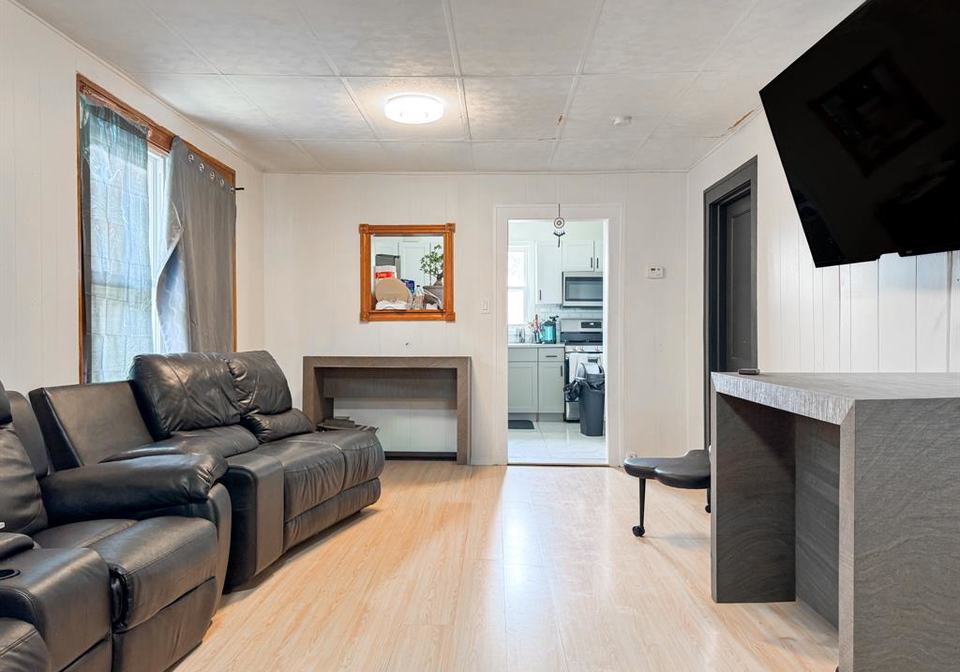 1037-howard-avenue-windsor-ontario-26020385