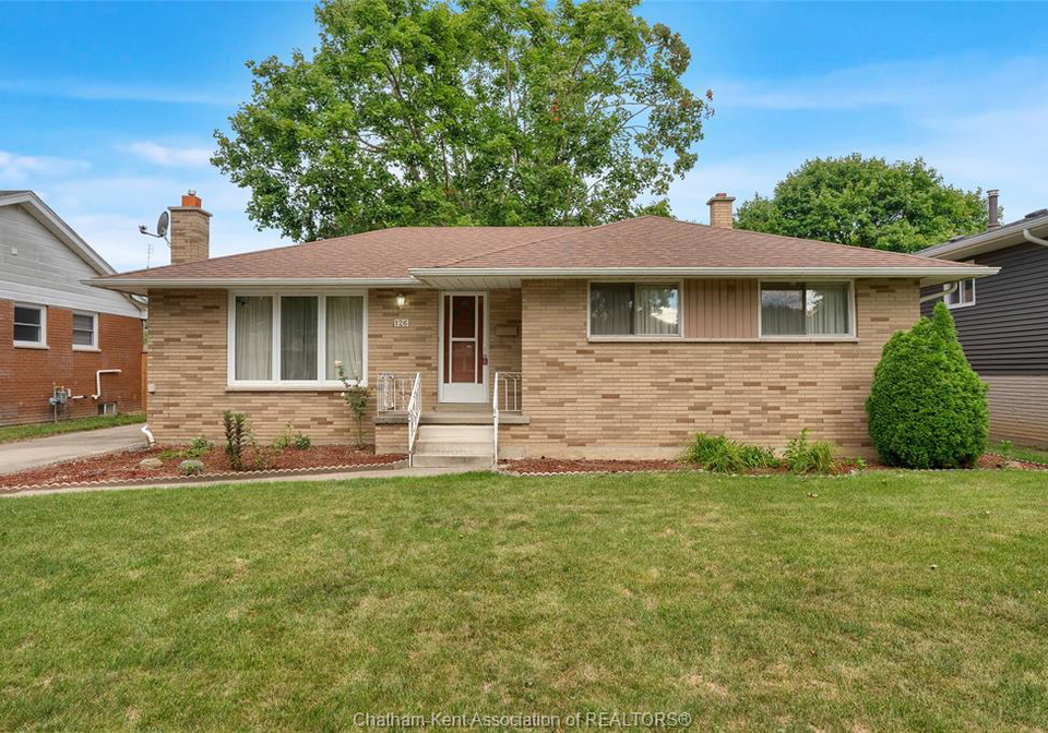 126-partridge-crescent-chatham-ontario-26020387