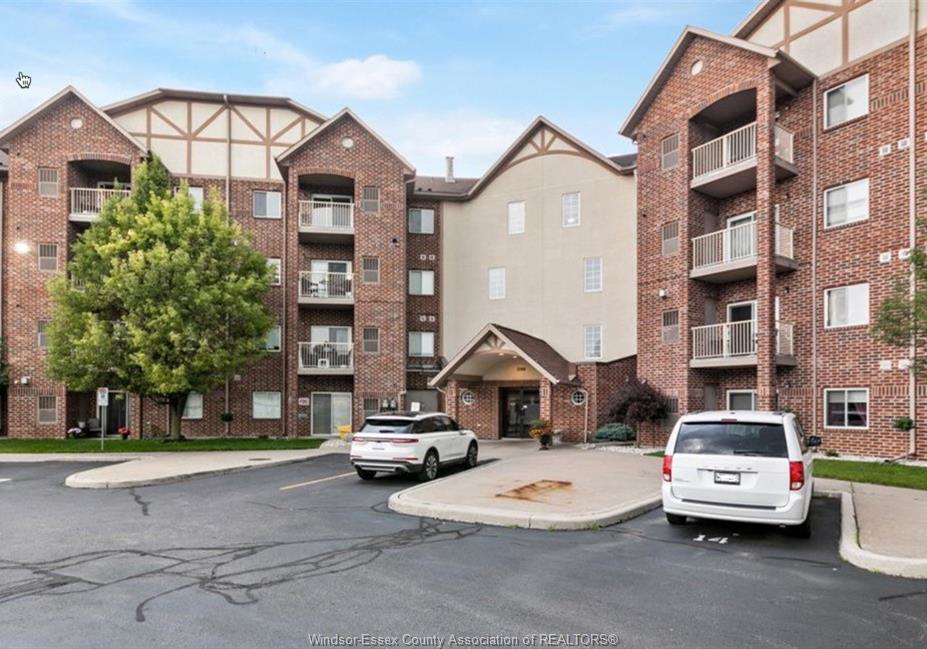 3160-wildwood-windsor-ontario-26020392