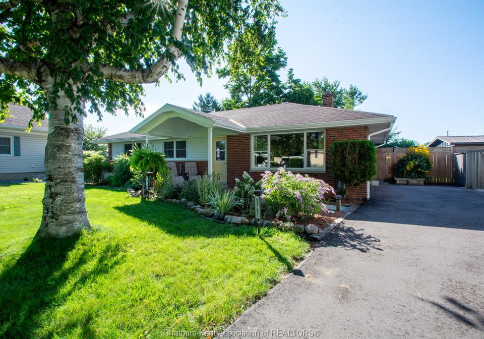 11-oriole-parkway-chatham-ontario-26020393