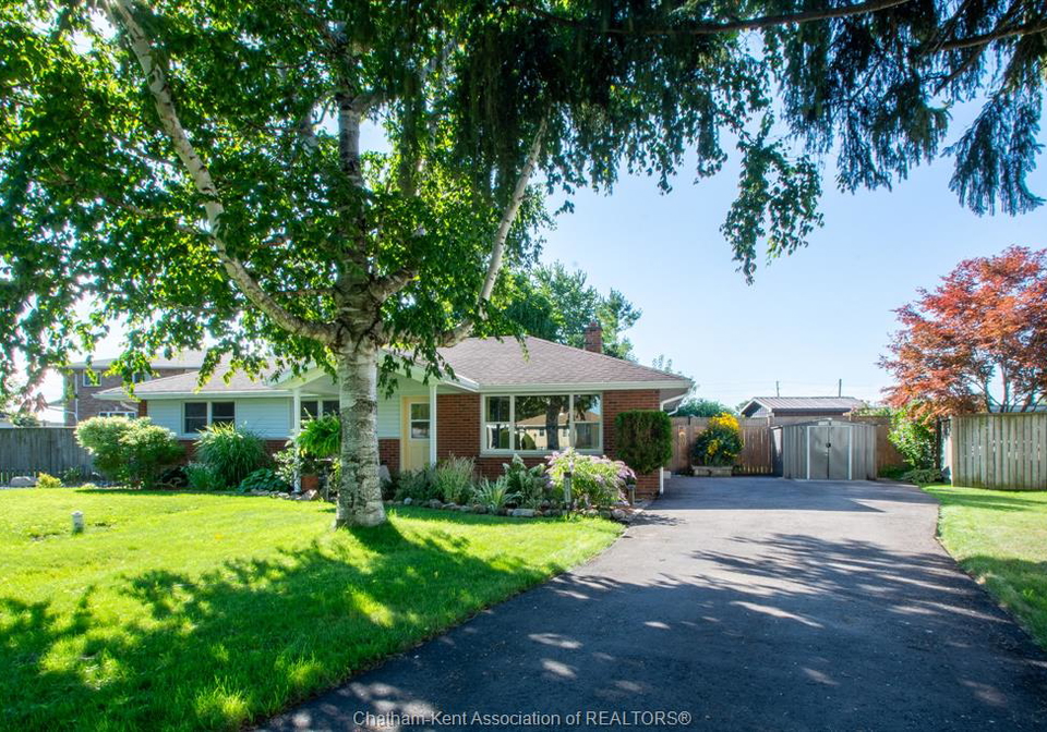 11-oriole-parkway-chatham-ontario-26020393