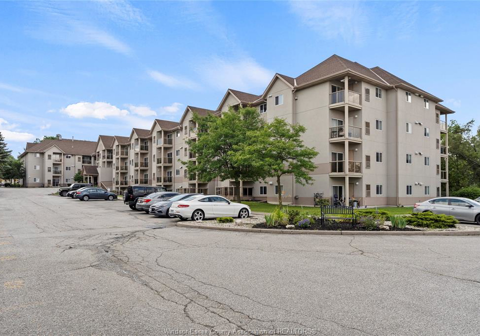 3000-sandwich-street-windsor-ontario-26020408