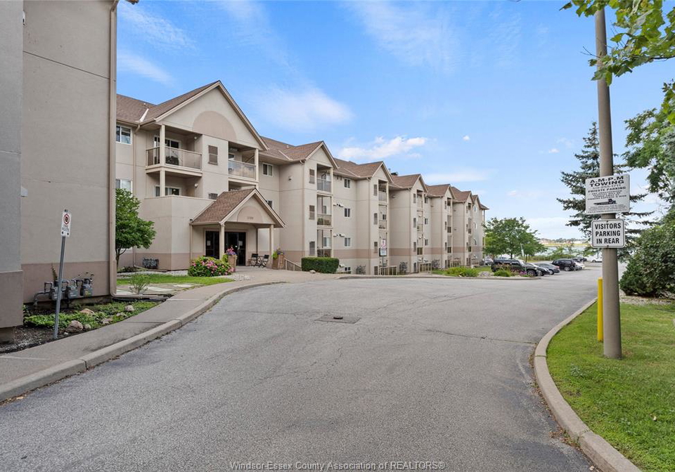 3000-sandwich-street-windsor-ontario-26020408