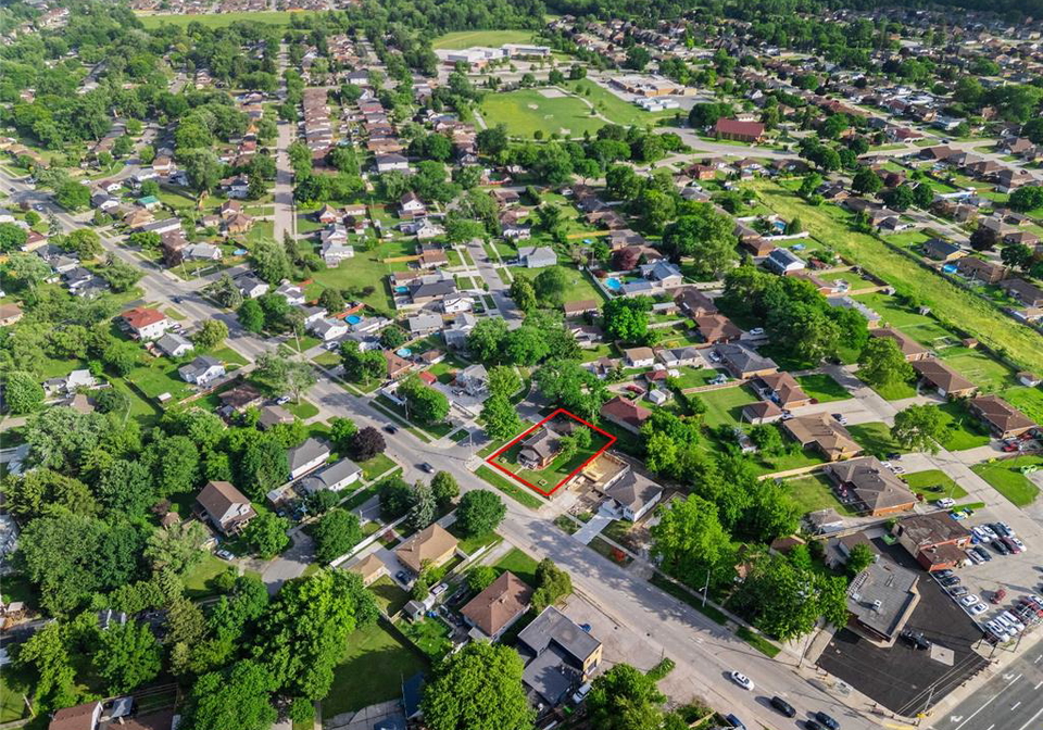 1465-campbell-avenue-windsor-ontario-26020411