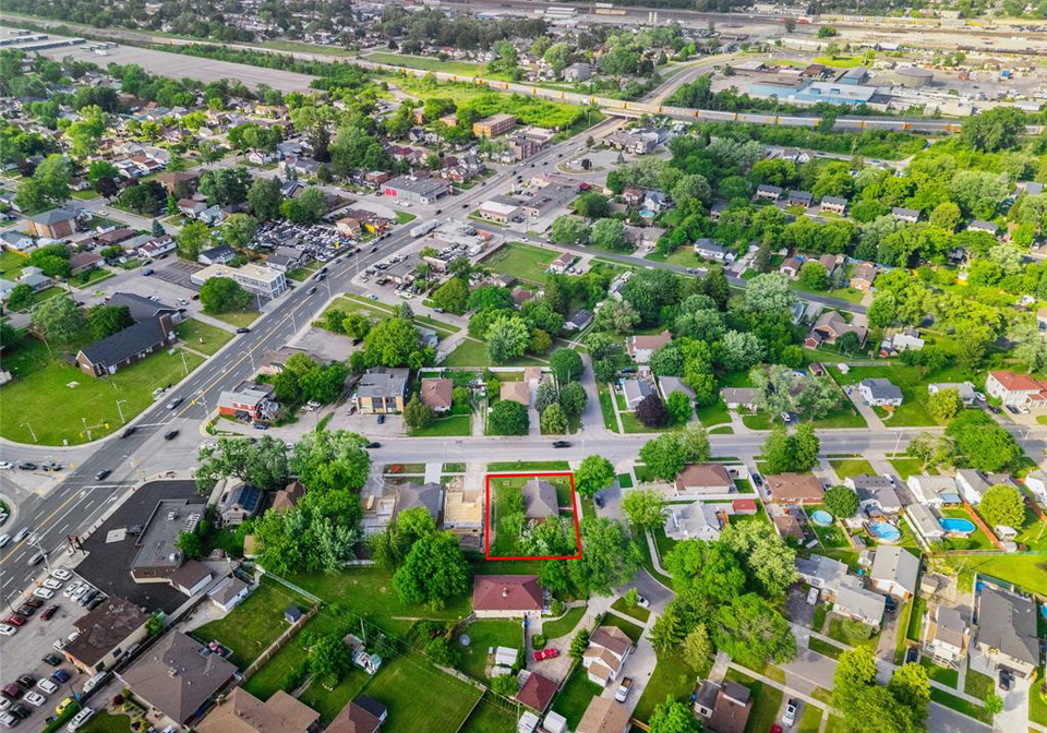 1465-campbell-avenue-windsor-ontario-26020411