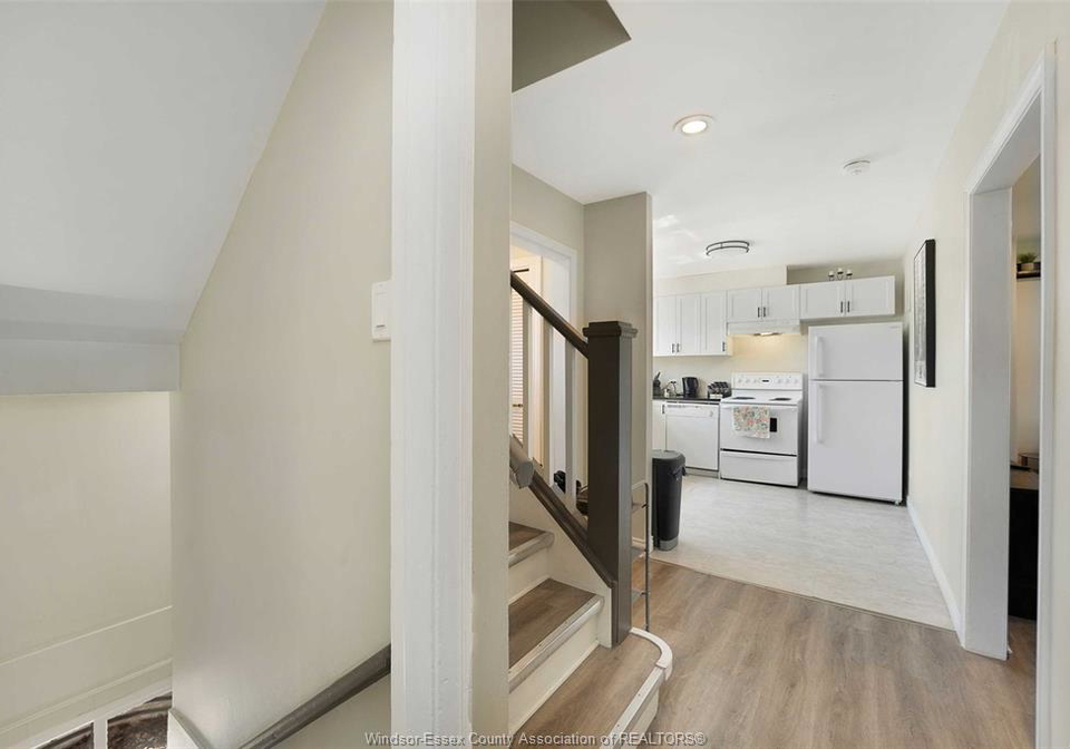 2244-vercheres-avenue-windsor-ontario-26020416