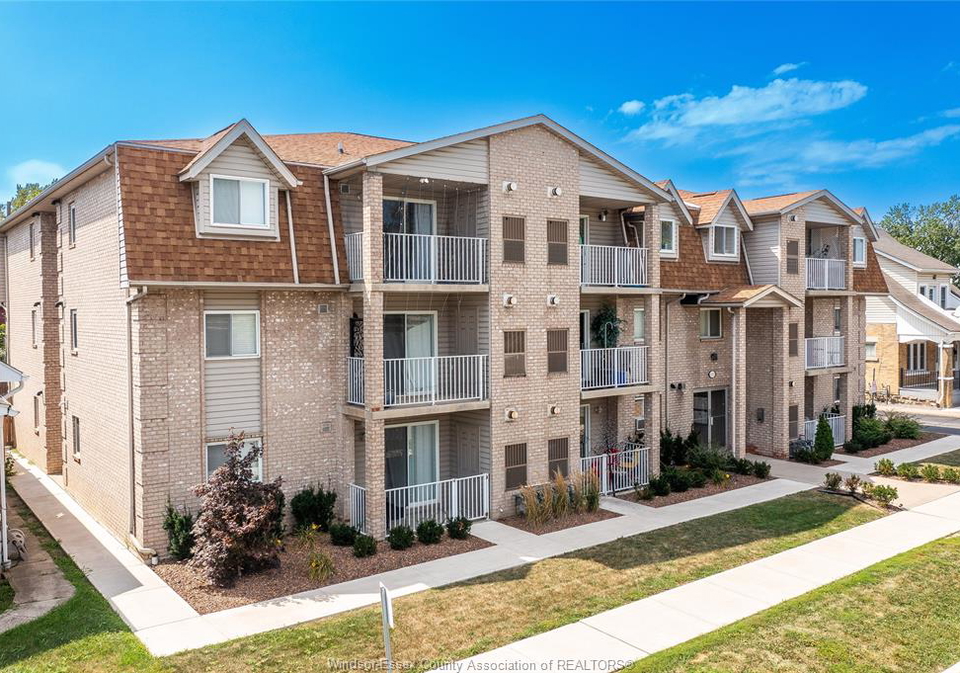 1323-langlois-avenue-windsor-ontario-26020423