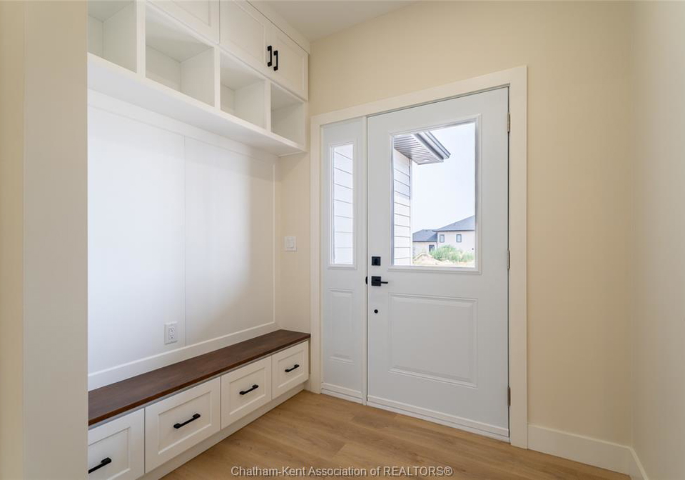 56-lantern-lane-chatham-ontario-26020439