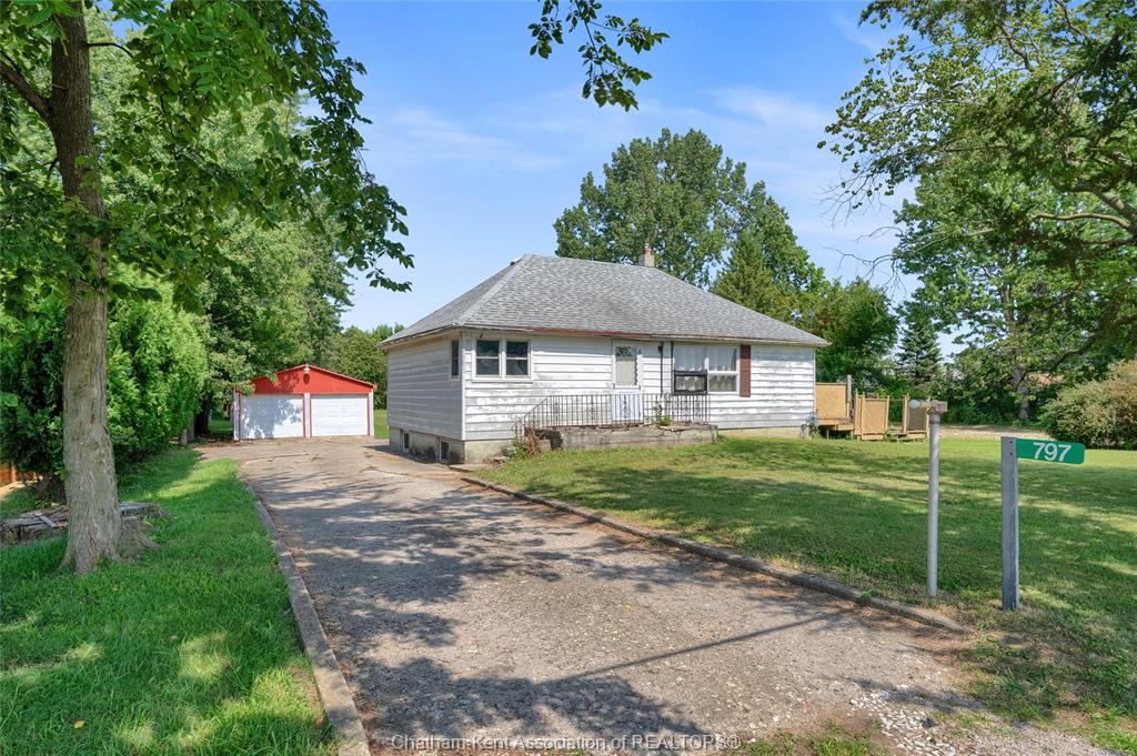 797-mcnaughton-avenue-east-chatham-kent-ontario-26020447