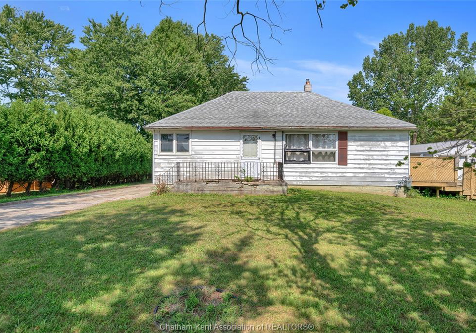 797-mcnaughton-avenue-east-chatham-kent-ontario-26020447