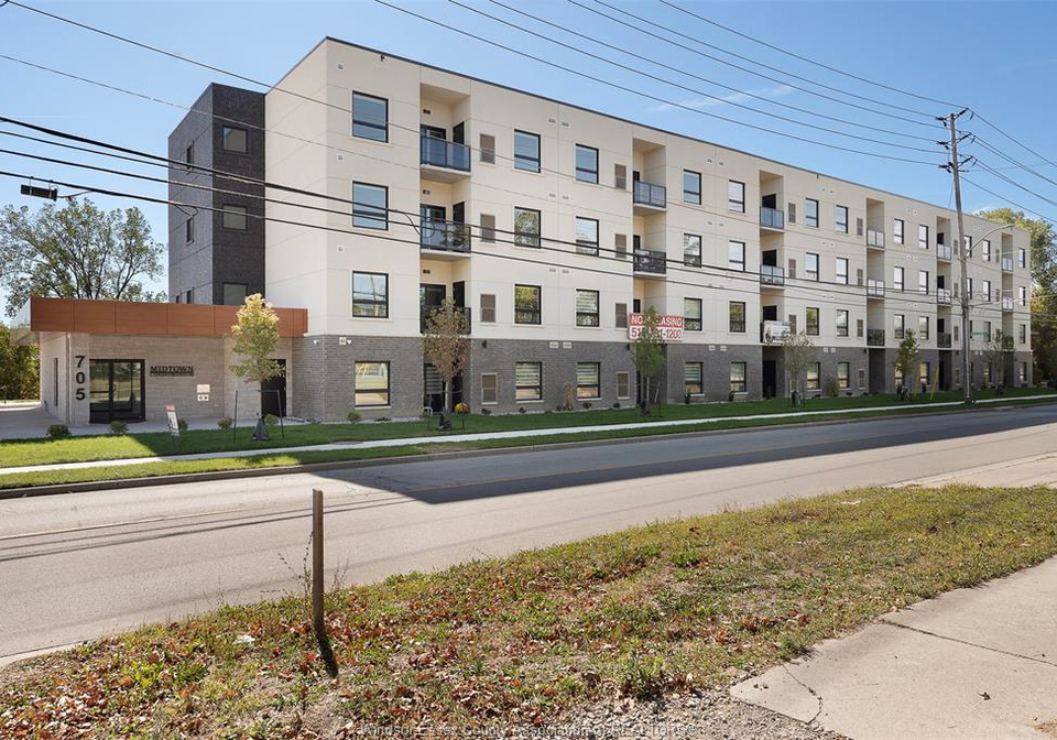 705-grand-marais-windsor-ontario-26020452