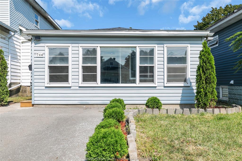 744-mckay-avenue-windsor-ontario-26020457