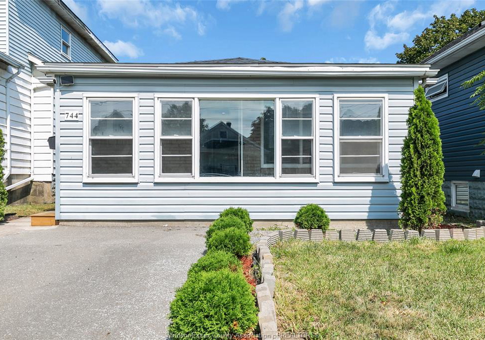 744-mckay-avenue-windsor-ontario-26020457