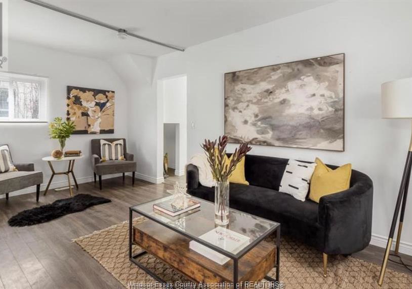 329-pierre-avenue-windsor-ontario-26020460