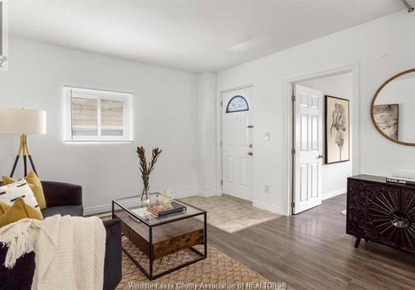 329-pierre-avenue-windsor-ontario-26020460