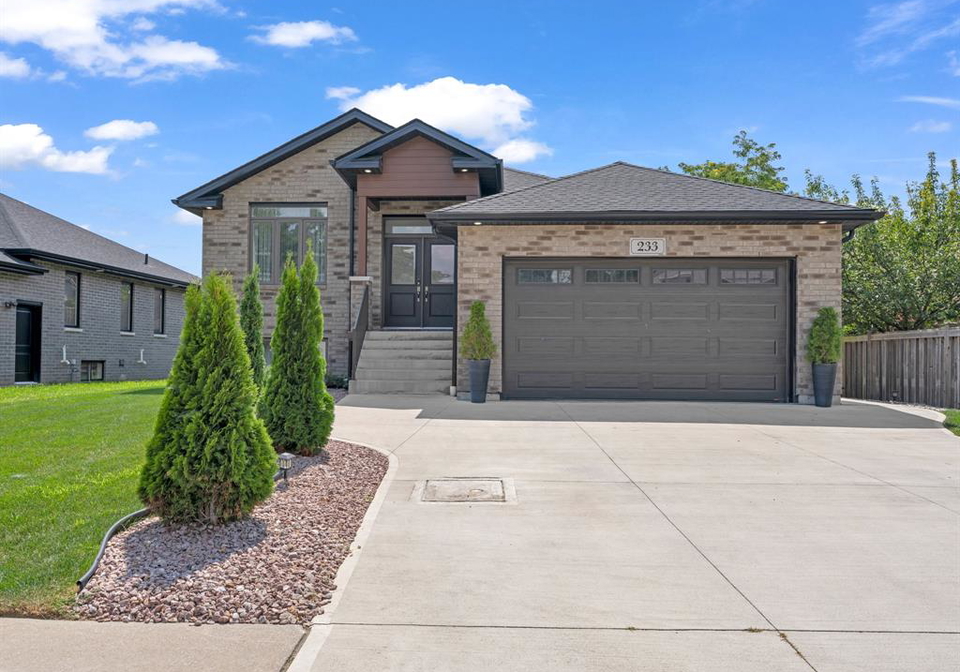 233-sandybrook-way-kingsville-ontario-26020462