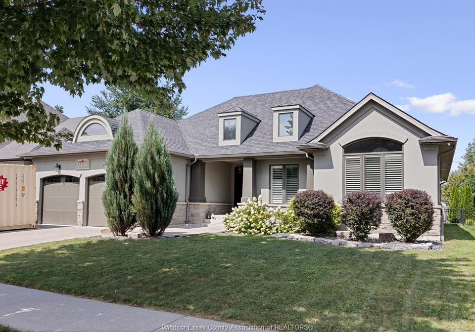 1395-outram-lasalle-ontario-26020467