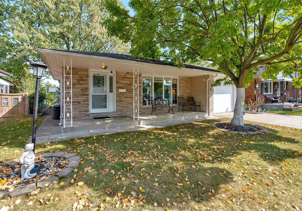 2664-rivard-avenue-windsor-ontario-26020468