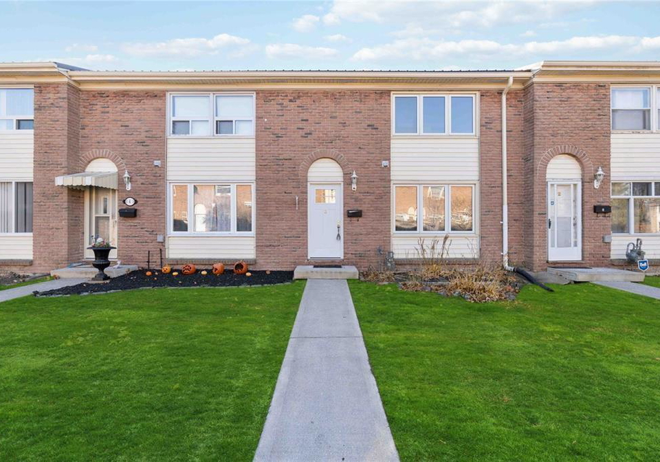 885-carleton-place-sarnia-ontario-26020477
