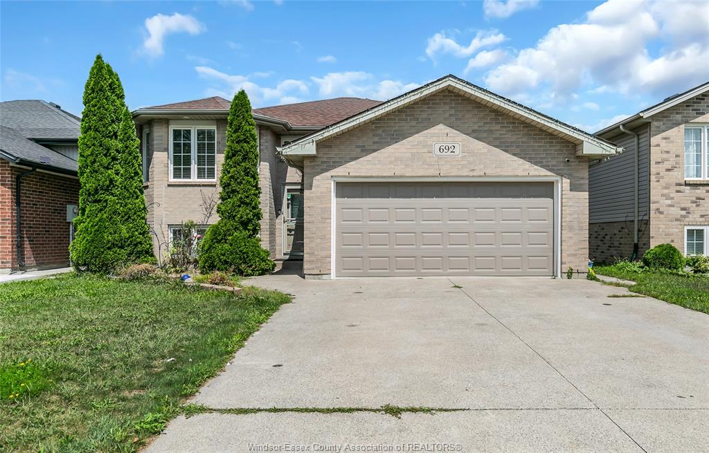 692-dynasty-windsor-ontario-26020480