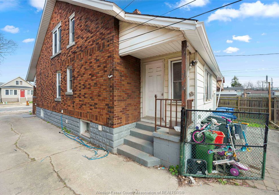 1839-st-luke-windsor-ontario-26020484