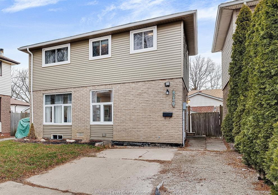 9260-arncliffe-court-windsor-ontario-26020489
