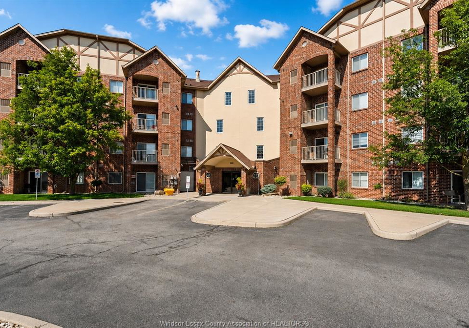 3160-wildwood-windsor-ontario-26020490