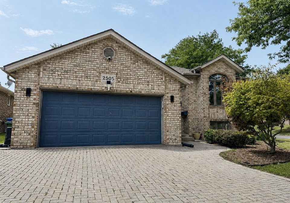 2505-st-clair-avenue-windsor-ontario-26020491