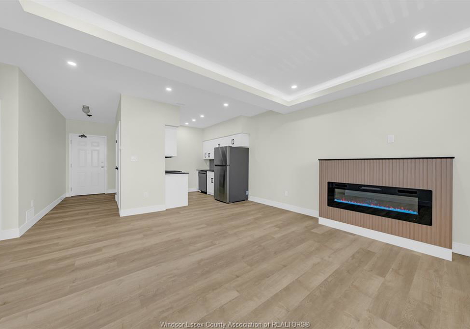 3177-riverside-dr-windsor-ontario-26020492