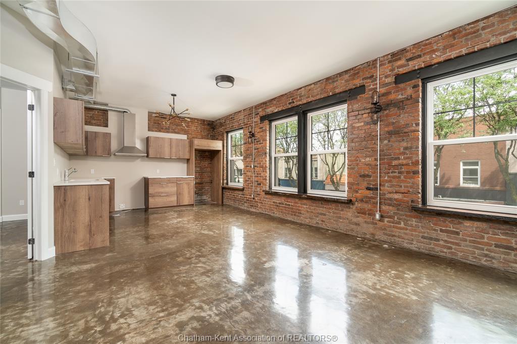 140-king-street-west-chatham-ontario-26020501