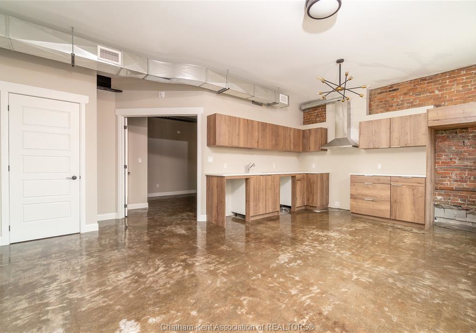 140-king-street-west-chatham-ontario-26020501