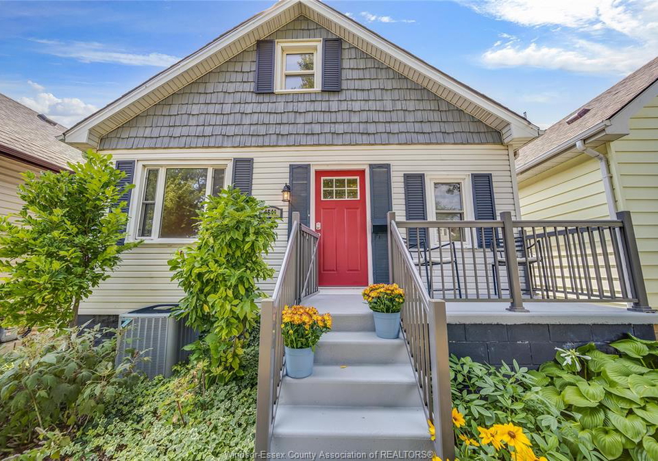 1641-hall-avenue-windsor-ontario-26020505