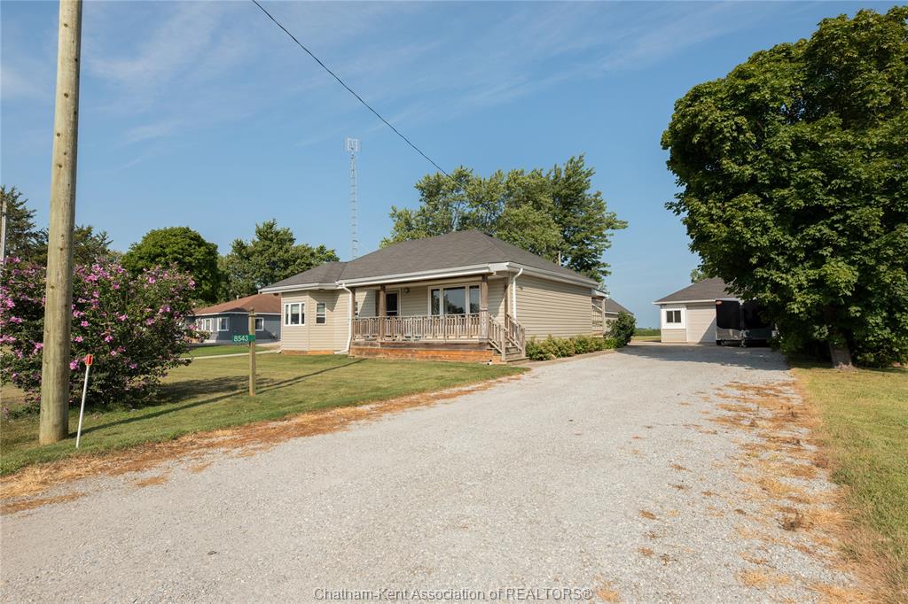 8543-middle-line-charing-cross-ontario-26020534