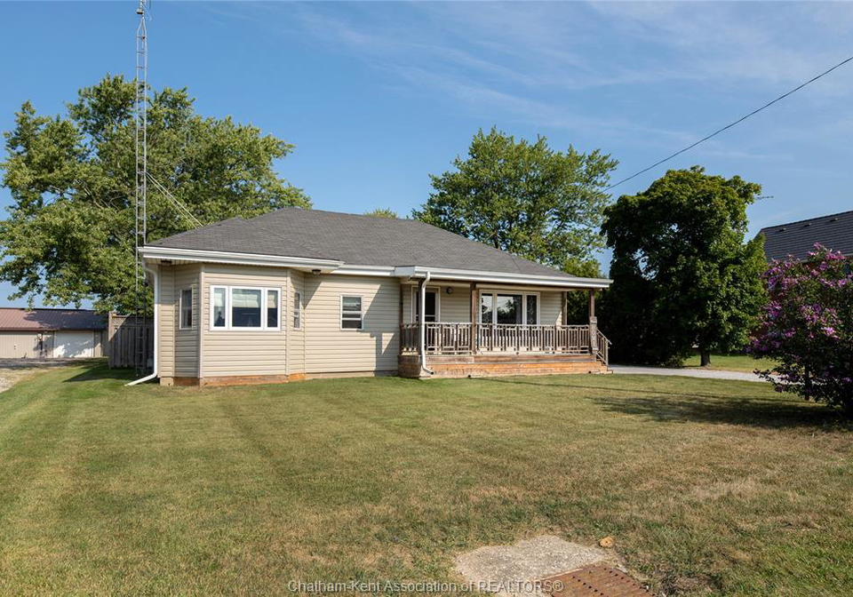 8543-middle-line-charing-cross-ontario-26020534