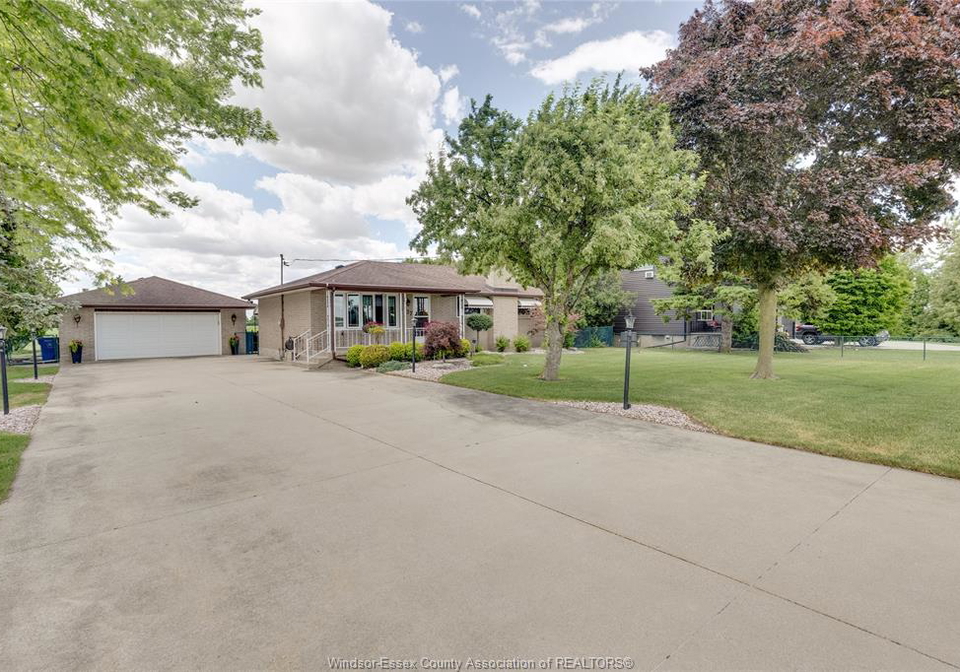 4727-8th-concession-road-windsor-ontario-26020546