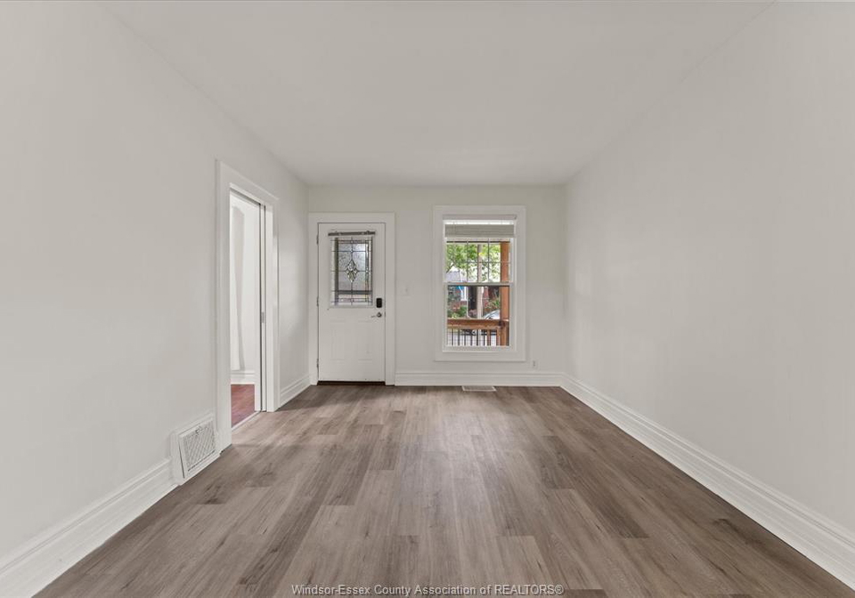 1215-lincoln-road-windsor-ontario-26020549