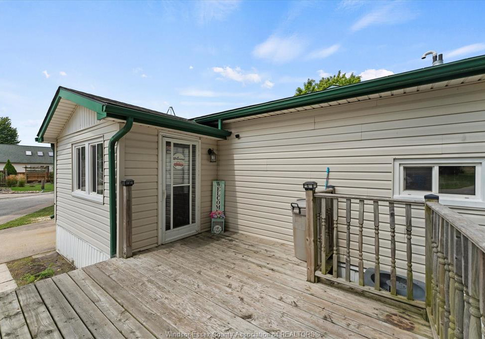 5-oak-court-mcgregor-ontario-26020554